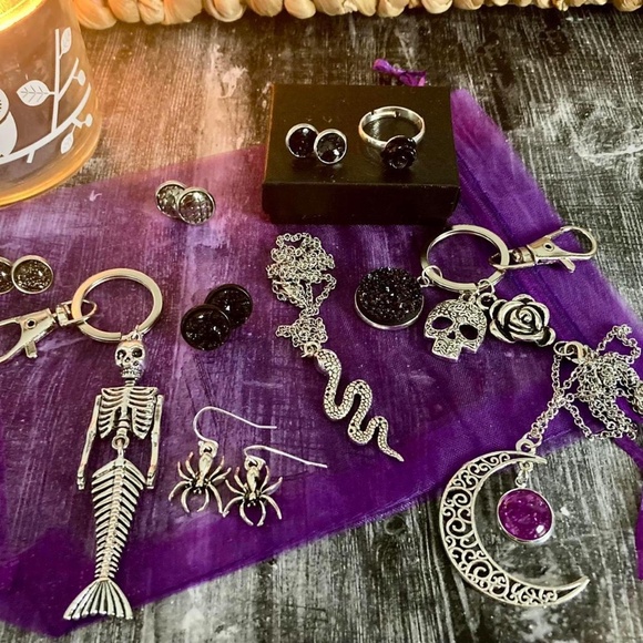 Handmade Jewelry - Gothic silver and black jewelry set